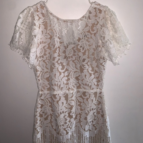 Lulus Dresses & Skirts - Lulu’s White Lace Dress